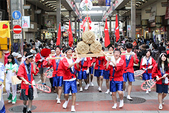 第57回呉みなと祭パレードの様子