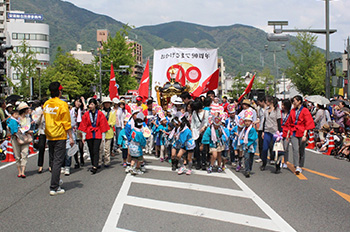 みなと祭パレードの様子